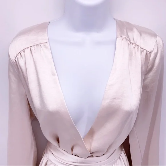 NEW Lovers + Friends Ivy Dress in Champagne Sz S - Picture 5 of 11